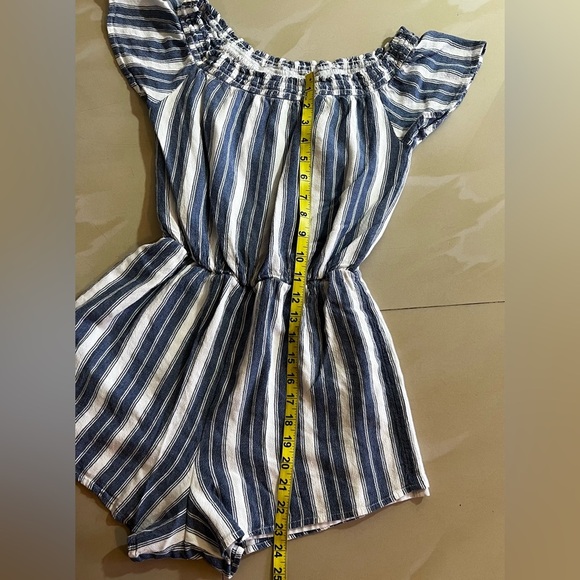 🦋 Hollister Off-The-Shoulder Striped Romper blue/white stripes one piece size S - Picture 13 of 16